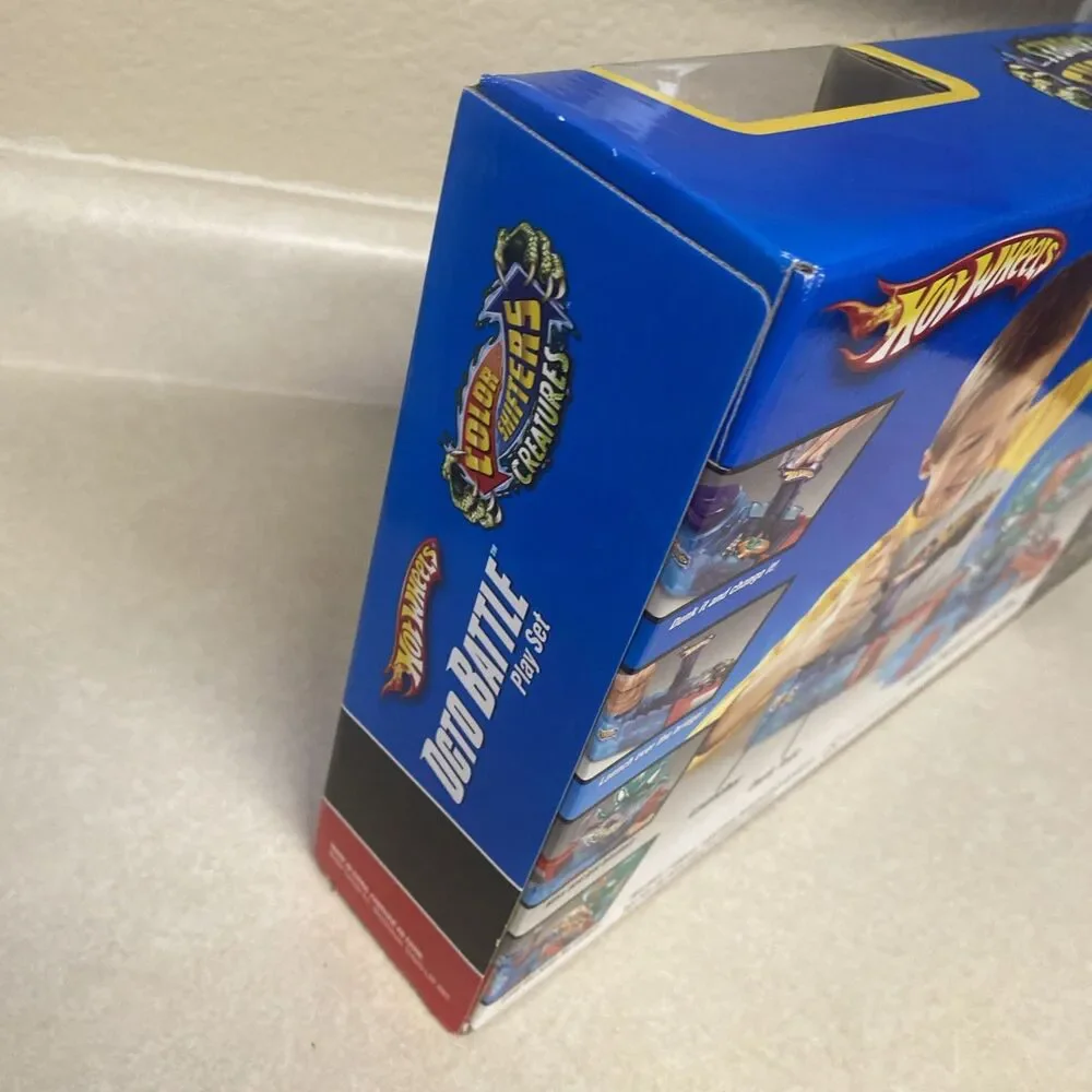 Hot Wheels Color Shifters Creatures Octo Battle Playset R1164 NEW Sealed 2009